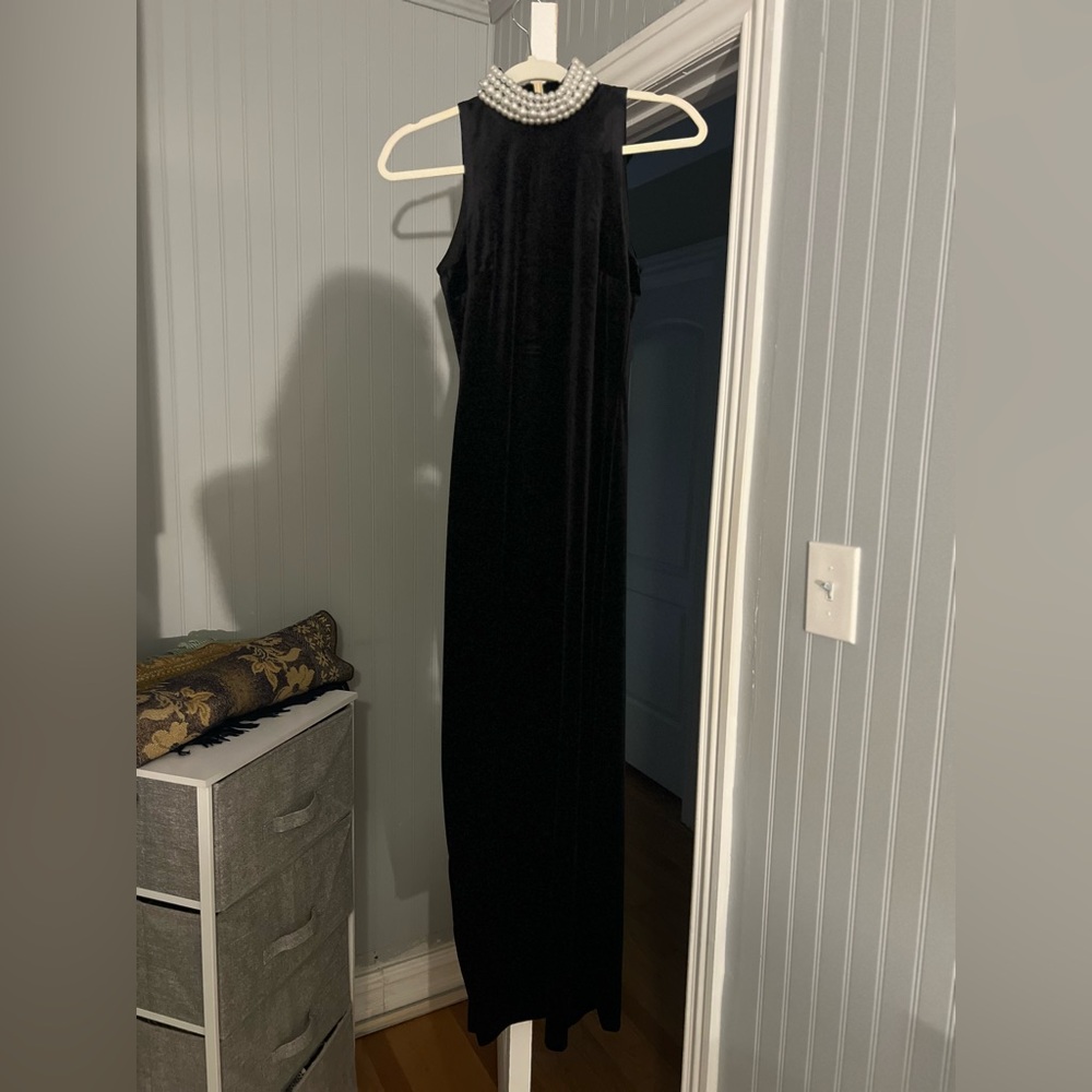 Elegant Black Velvet Maxi Dress Pearl neckline